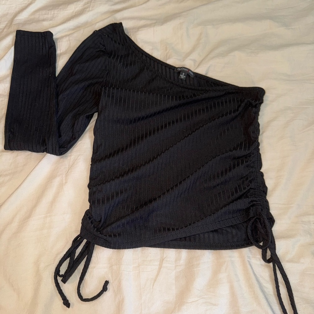 Size Small Black Off-Shoulder Crop Top